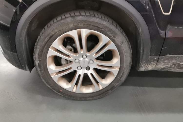 Used Lynk & Co 01 2017 2.0T Two-Wheel Drive Pro Edition Left Front Wheel Hub