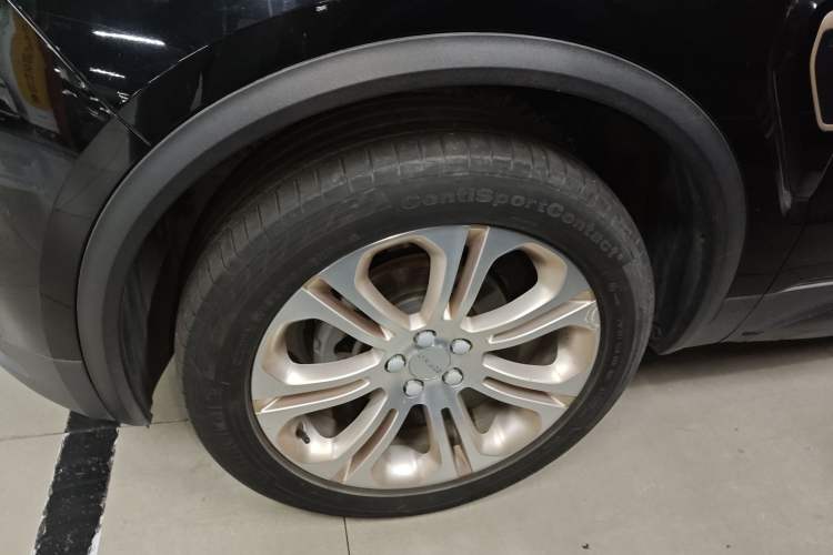 Used Lynk & Co 01 2017 2.0T Two-Wheel Drive Pro Edition Left Front Wheel Hub