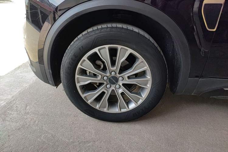 Used Lynk & Co 01 2017 2.0T Two-Wheel-Drive Version Left Front Wheel Hub