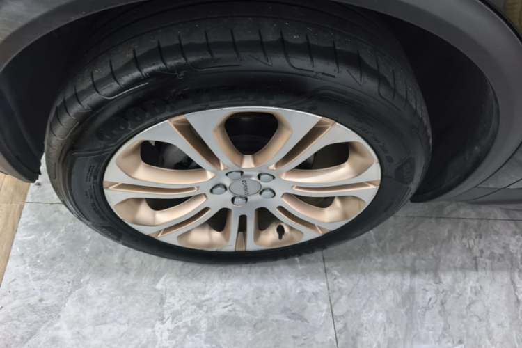 Used Lynk & Co 01 2017 2.0T Two-Wheel Drive Pro Edition Left Front Wheel Hub