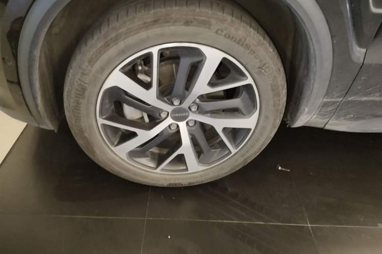 Used Lynk & Co 01 2017 2.0T Four-Wheel Drive Pro Edition Left Front Wheel Hub
