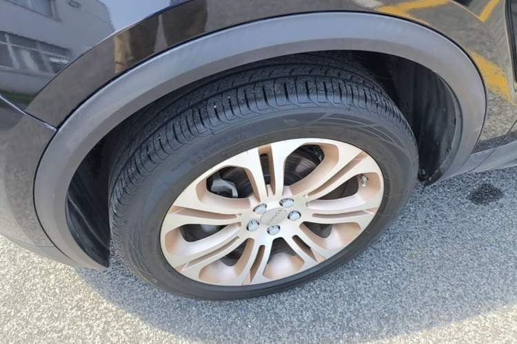Used Lynk & Co 01 2017 2.0T Two-Wheel Drive Pro Edition Left Front Wheel Hub
