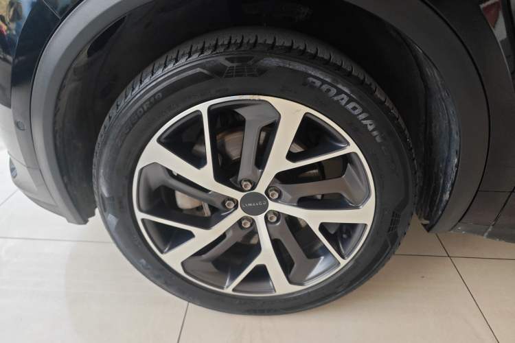 Used Lynk & Co 01 2017 2.0T Four-Wheel Drive Pro Edition Left Front Wheel Hub