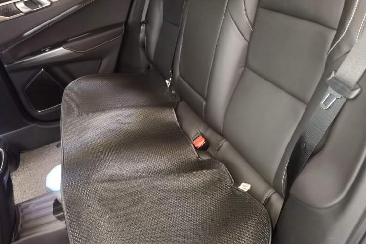 Used Lynk & Co 01 2017 2.0T Two-Wheel Drive Pro Edition Left Rear Seat