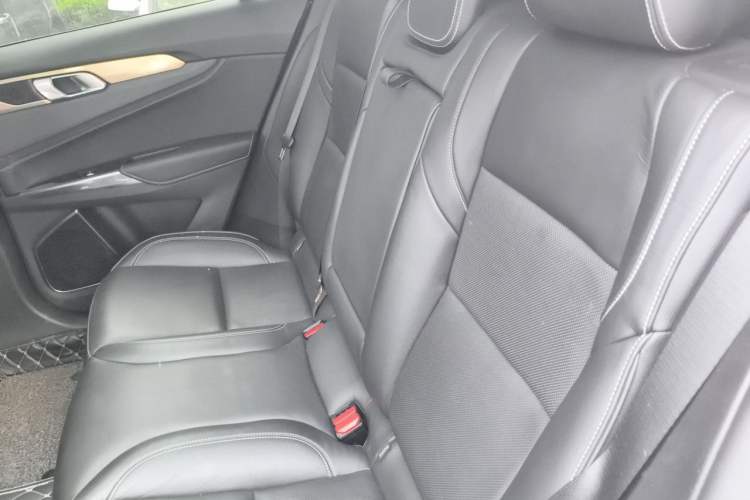 Used Lynk & Co 01 2017 2.0T Two-Wheel Drive Pro Edition Left Rear Seat