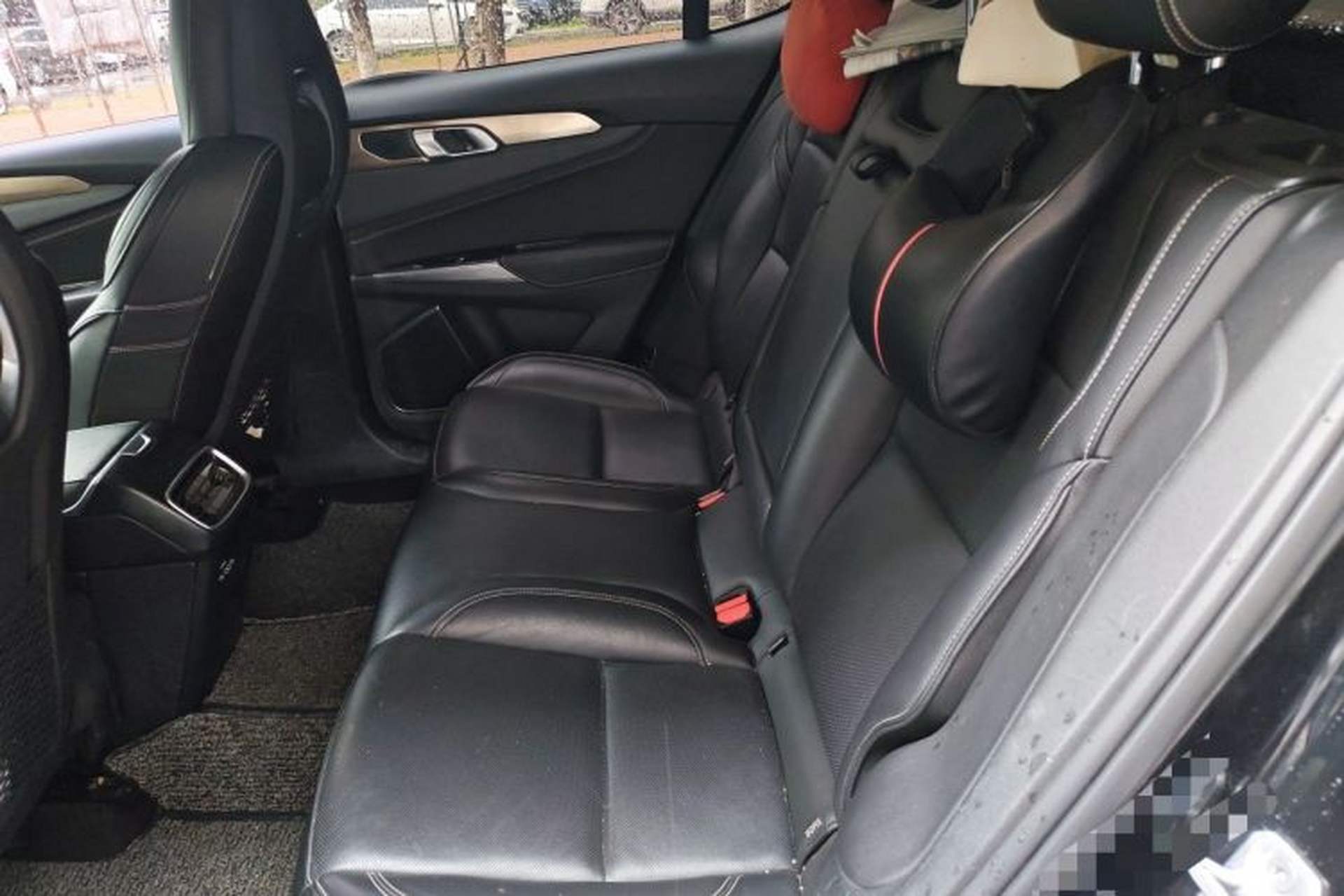 Used Lynk & Co 01 2017 2.0T Two-Wheel Drive Pro Edition Left Rear Seat