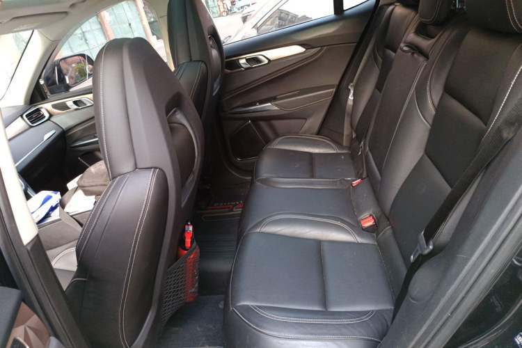 Used Lynk & Co 01 2017 2.0T Two-Wheel-Drive Version Left Rear Seat