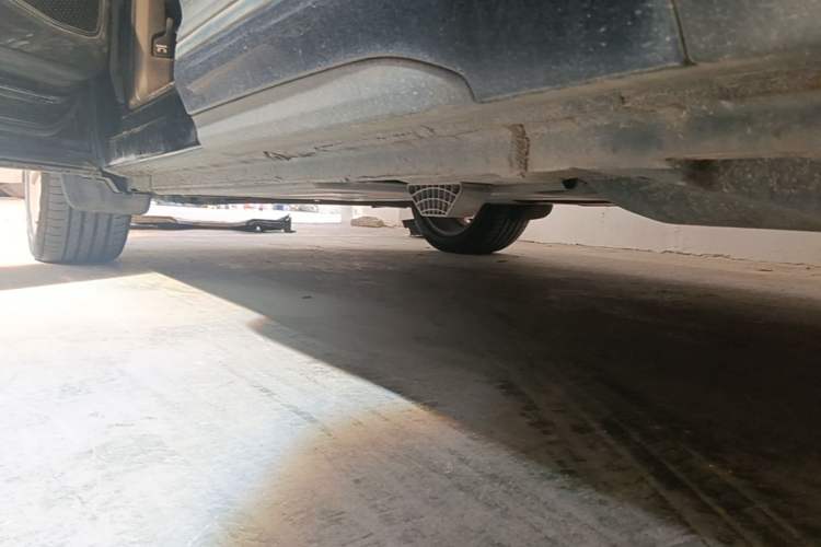 Used Lynk & Co 01 2017 2.0T Two-Wheel Drive Pro Edition Left Side Sill