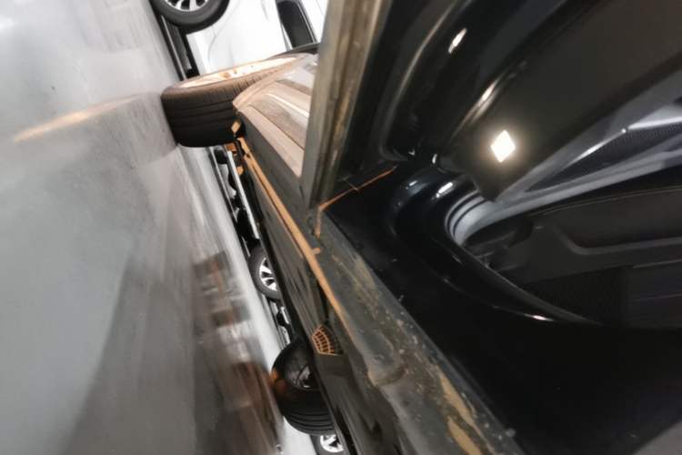 Used Lynk & Co 01 2017 2.0T Two-Wheel Drive Pro Edition Left Side Sill