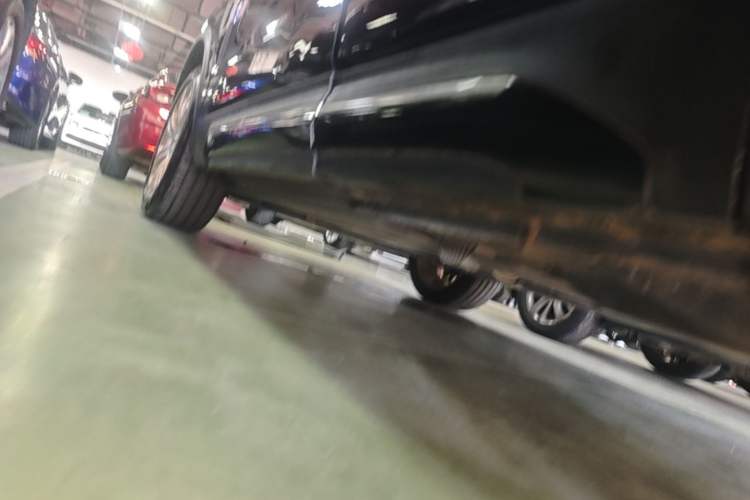 Used Lynk & Co 01 2017 2.0T Two-Wheel Drive Pro Edition Left Side Sill