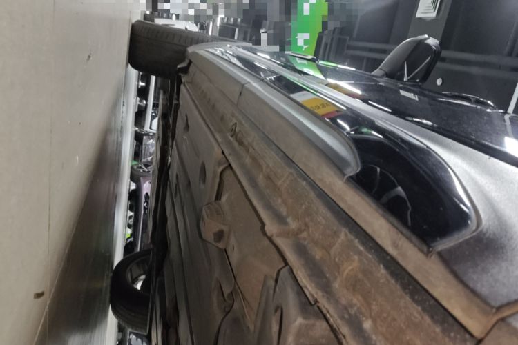 Used Lynk & Co 01 2017 2.0T Two-Wheel Drive Pro Edition Left Side Sill