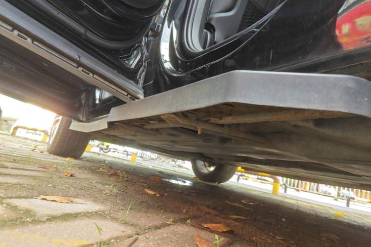Used Lynk & Co 01 2017 2.0T Two-Wheel Drive Pro Edition Left Side Sill