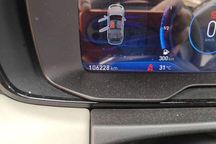 Used Lynk & Co 01 2017 2.0T Two-Wheel Drive Zhaopu Version Odometer Close Up