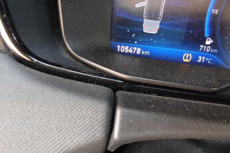 Used Lynk & Co 01 2017 2.0T Two-Wheel Drive Pro Edition Odometer Close Up