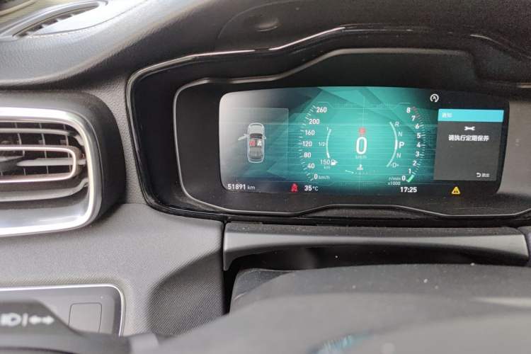 Used Lynk & Co 01 2017 2.0T Two-Wheel Drive Pro Edition Odometer Close Up