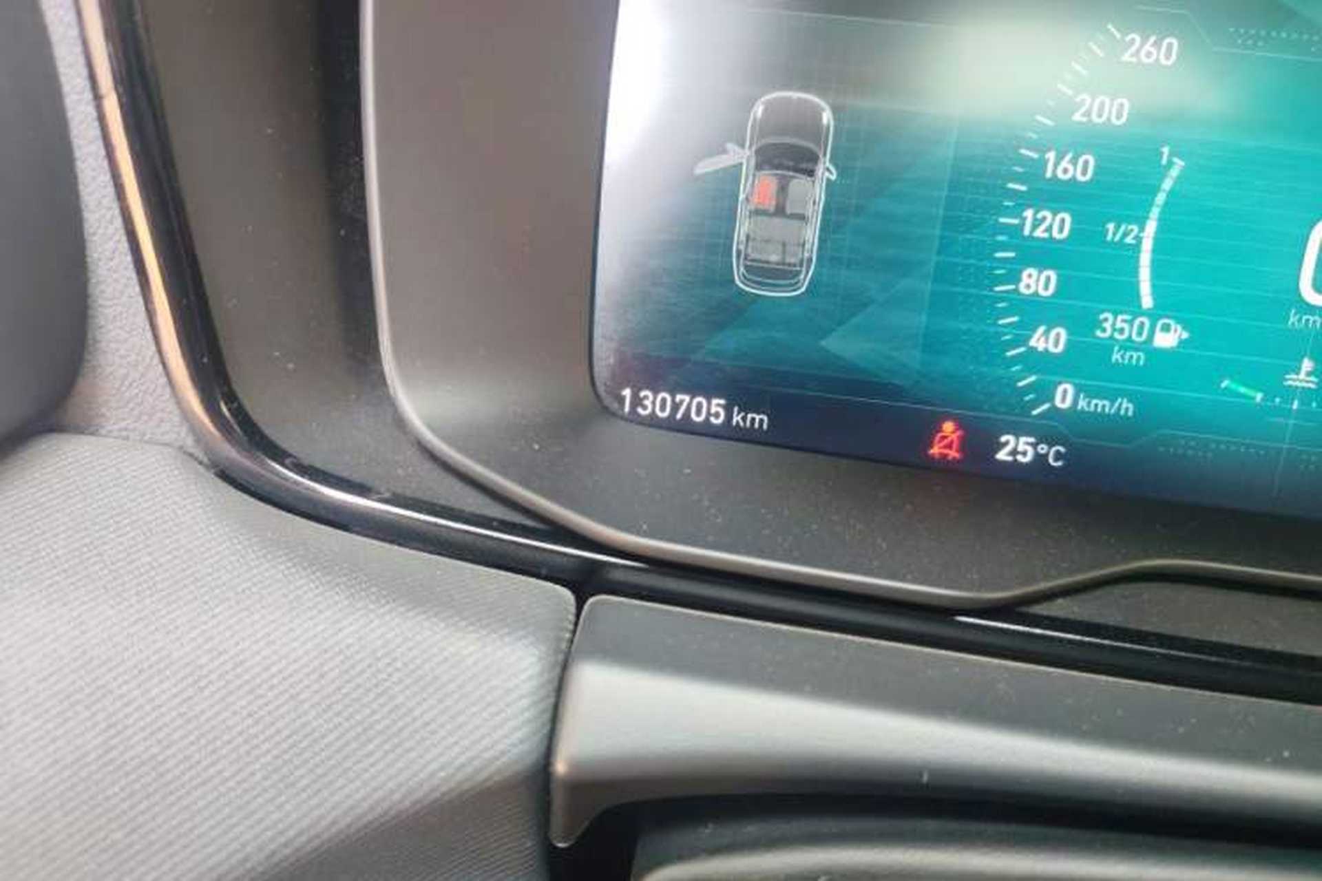 Used Lynk & Co 01 2017 2.0T Two-Wheel-Drive Version Odometer Close Up