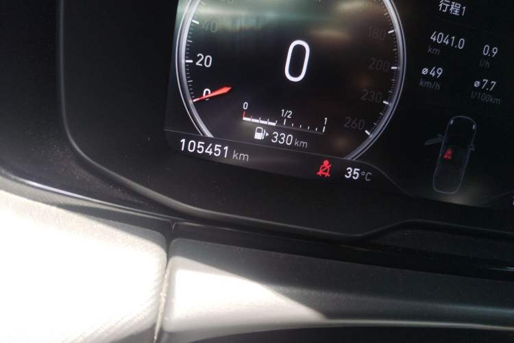 Used Lynk & Co 01 2017 2.0T Two-Wheel Drive Pro Edition Odometer Close Up