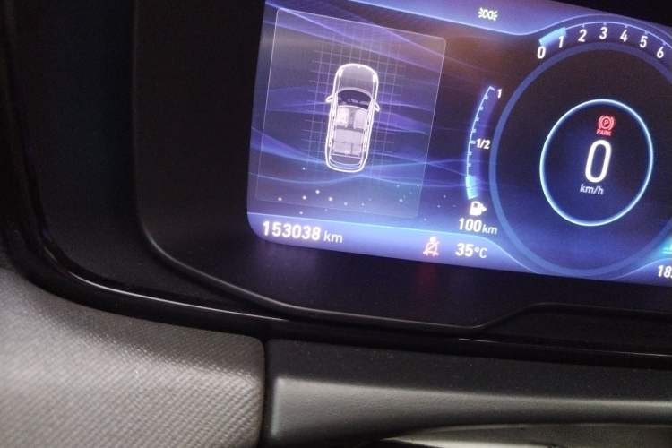 Used Lynk & Co 01 2017 2.0T Two-Wheel-Drive Version Odometer Close Up