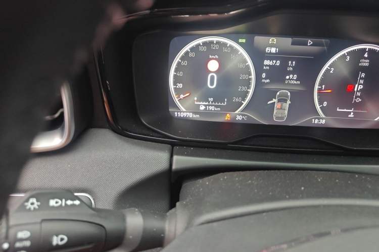 Used Lynk & Co 01 2017 2.0T Two-Wheel Drive Pro Edition Odometer Close Up