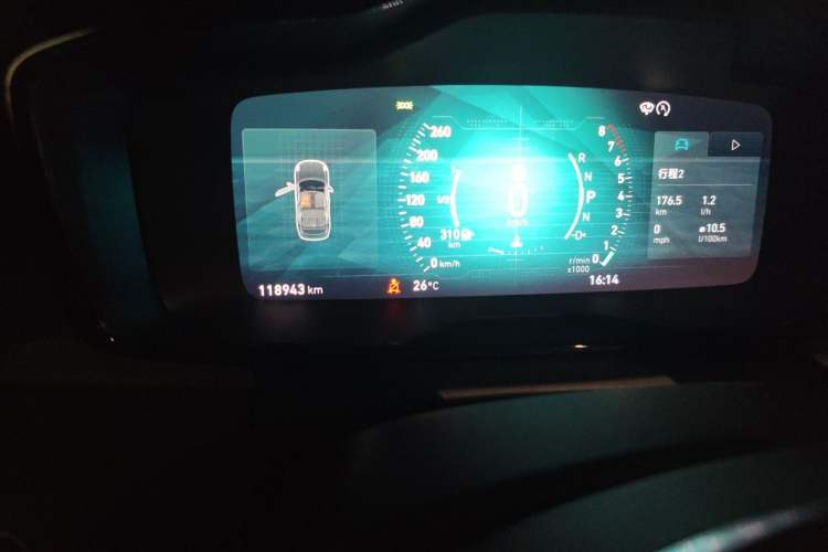 Used Lynk & Co 01 2017 2.0T Two-Wheel Drive Pro Edition Odometer Close Up