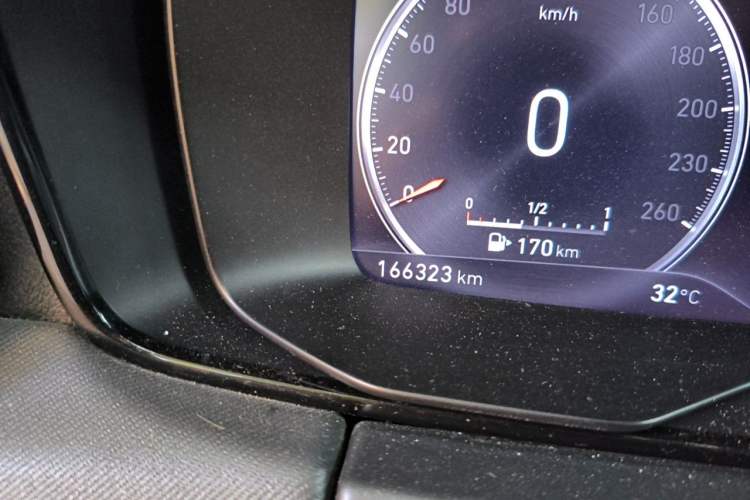 Used Lynk & Co 01 2017 2.0T Two-Wheel Drive Pro Edition Odometer Close Up