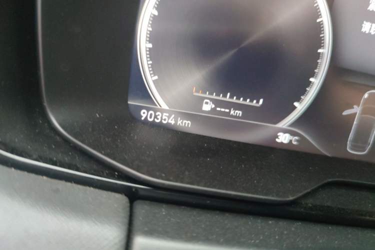 Used Lynk & Co 01 2017 2.0T Two-Wheel Drive Pro Edition Odometer Close Up