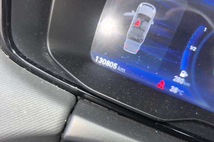Used Lynk & Co 01 2017 2.0T Two-Wheel Drive Pro Edition Odometer Close Up