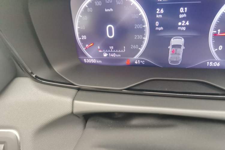 Used Lynk & Co 01 2017 2.0T Two-Wheel-Drive Version Odometer Close Up