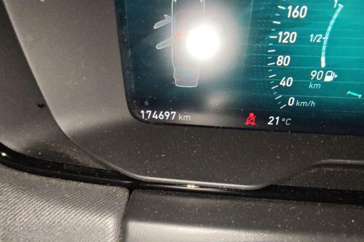 Used Lynk & Co 01 2017 2.0T Two-Wheel Drive Pro Edition Odometer Close Up