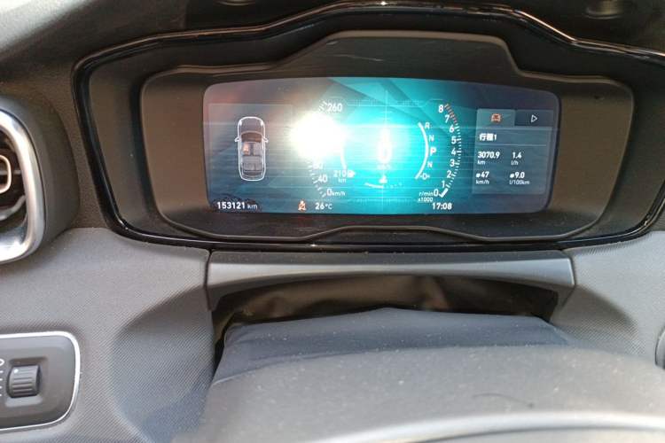 Used Lynk & Co 01 2017 2.0T Two-Wheel-Drive Version Odometer Close Up