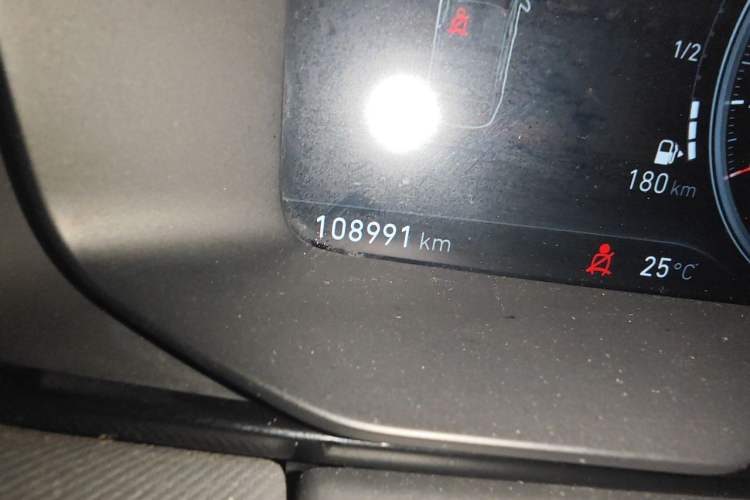 Used Lynk & Co 01 2017 2.0T Two-Wheel Drive Pro Edition Odometer Close Up