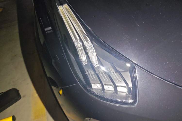 Used Lynk & Co 01 2017 2.0T Two-Wheel Drive Pro Edition Right Front Headlight