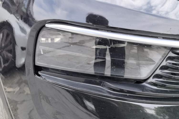 Used Lynk & Co 01 2017 2.0T Two-Wheel-Drive Version Right Front Headlight