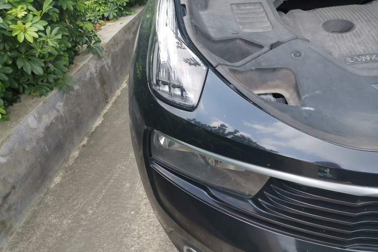 Used Lynk & Co 01 2017 2.0T Two-Wheel-Drive Version Right Front Headlight