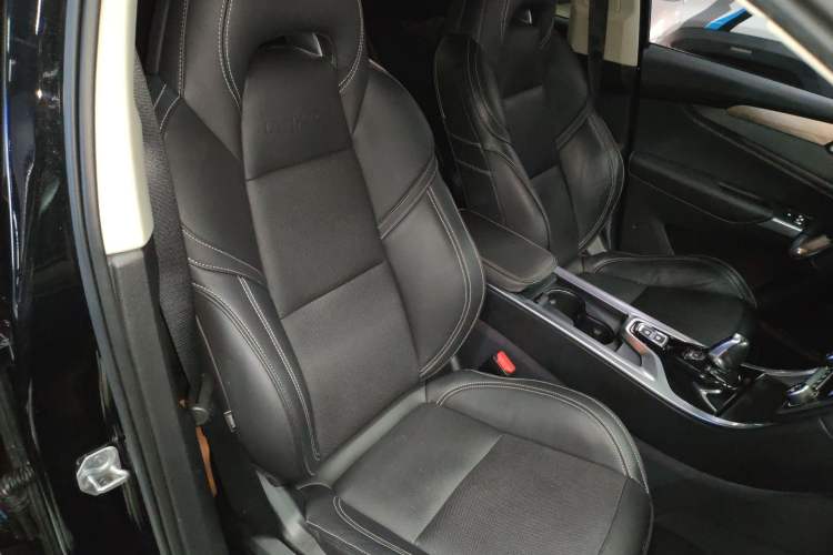 Used Lynk & Co 01 2017 2.0T Two-Wheel Drive Pro Edition Right Front Seat