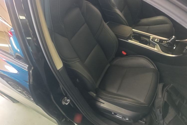 Used Lynk & Co 01 2017 2.0T Two-Wheel Drive Pro Edition Right Front Seat