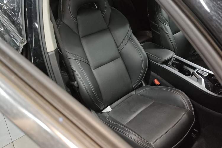 Used Lynk & Co 01 2017 2.0T Two-Wheel Drive Pro Edition Right Front Seat