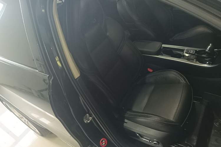 Used Lynk & Co 01 2017 2.0T Two-Wheel Drive Pro Edition Right Front Seat