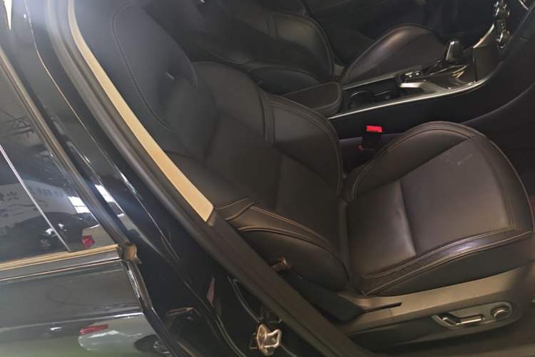 Used Lynk & Co 01 2017 2.0T Two-Wheel Drive Pro Edition Right Front Seat