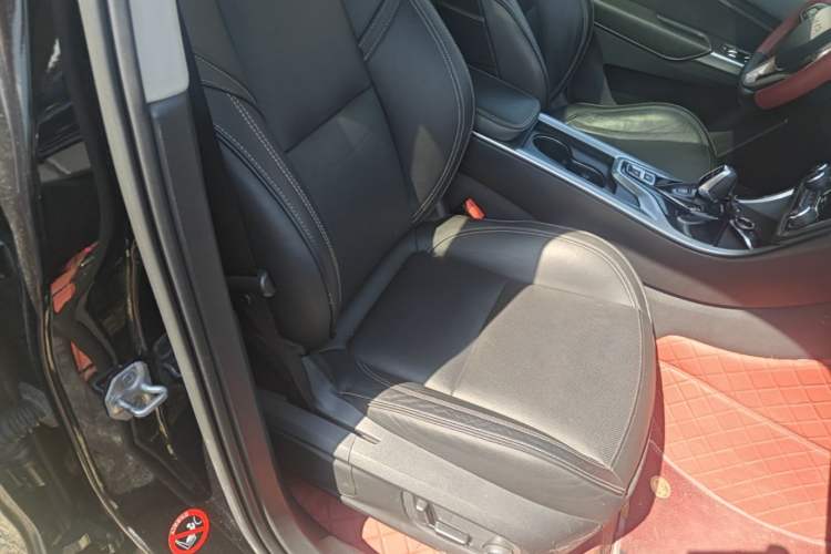 Used Lynk & Co 01 2017 2.0T Two-Wheel Drive Pro Edition Right Front Seat