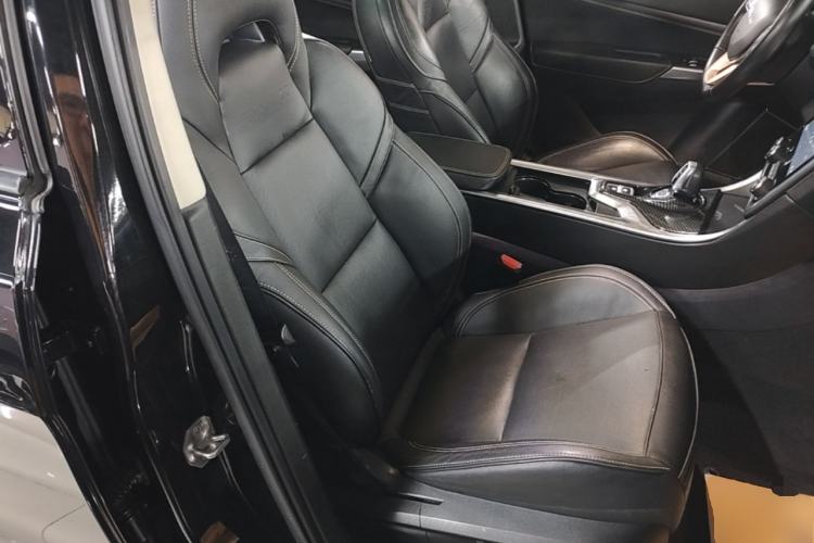 Used Lynk & Co 01 2017 2.0T Two-Wheel Drive Pro Edition Right Front Seat