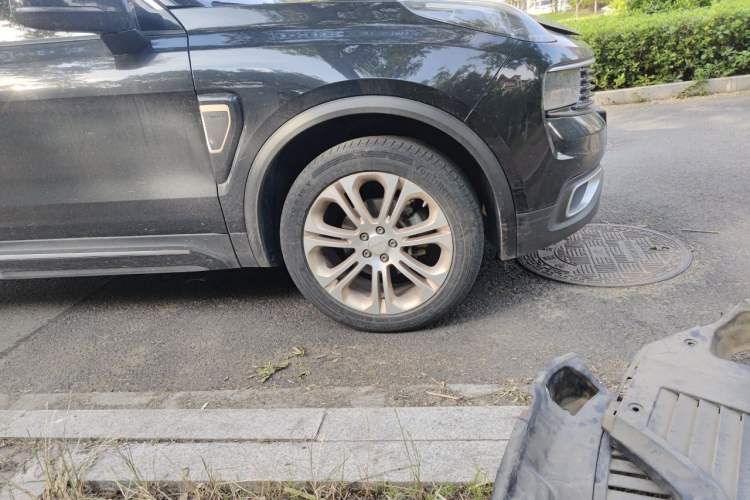 Used Lynk & Co 01 2017 2.0T Two-Wheel Drive Pro Edition Right Front Wheel Hub