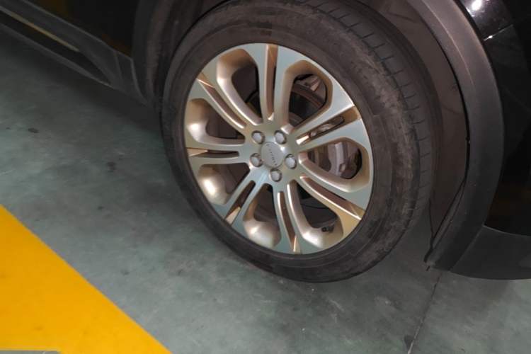 Used Lynk & Co 01 2017 2.0T Two-Wheel Drive Pro Edition Right Front Wheel Hub