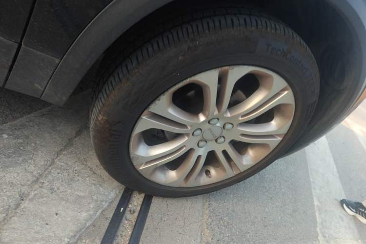 Used Lynk & Co 01 2017 2.0T Two-Wheel Drive Pro Edition Right Front Wheel Hub