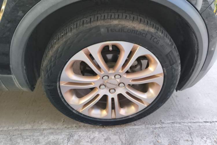 Used Lynk & Co 01 2017 2.0T Two-Wheel Drive Pro Edition Right Front Wheel Hub