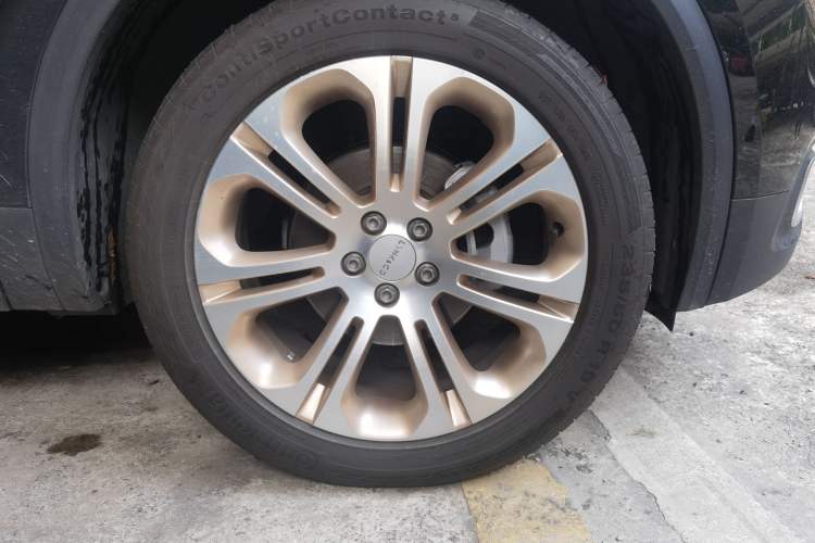 Used Lynk & Co 01 2017 2.0T Two-Wheel Drive Pro Edition Right Front Wheel Hub