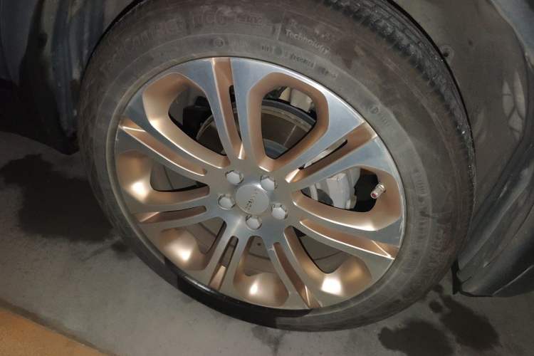 Used Lynk & Co 01 2017 2.0T Two-Wheel Drive Pro Edition Right Front Wheel Hub