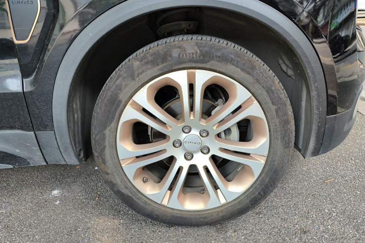 Used Lynk & Co 01 2017 2.0T Two-Wheel Drive Pro Edition Right Front Wheel Hub