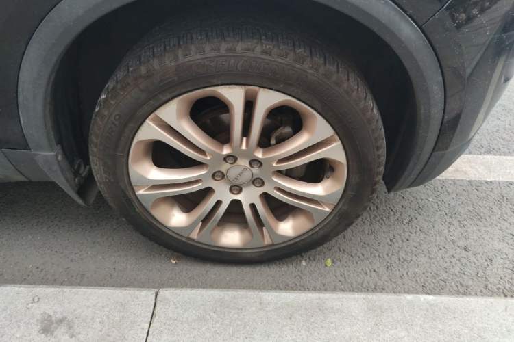 Used Lynk & Co 01 2017 2.0T Two-Wheel Drive Pro Edition Right Front Wheel Hub