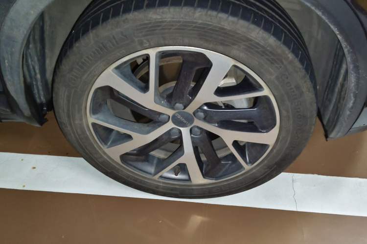 Used Lynk & Co 01 2017 2.0T Four-Wheel Drive Pro Edition Right Front Wheel Hub